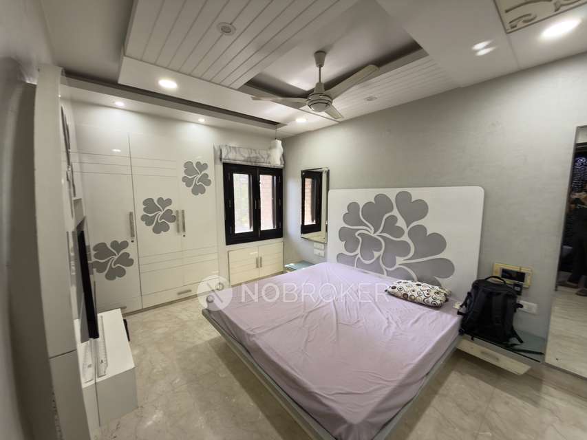 3 BHK Flat In Rang Rasayan Apartment, Rohini For Sale  In Rohini