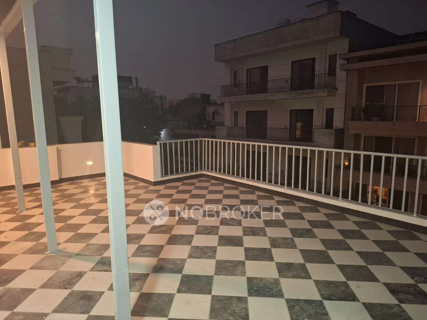4 BHK Flat For Sale  In Kailash Colony