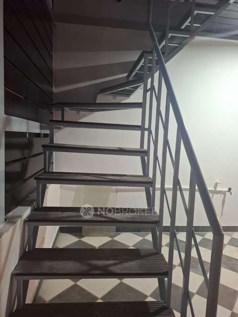 4 BHK Flat For Sale  In Kailash Colony