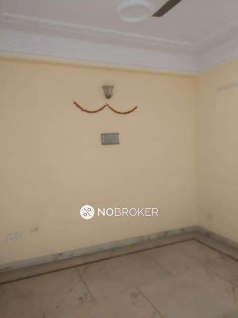 4+ BHK Flat For Sale  In Mayur Vihar