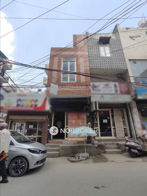 Shop in Dwarka Mor, Delhi for sale 