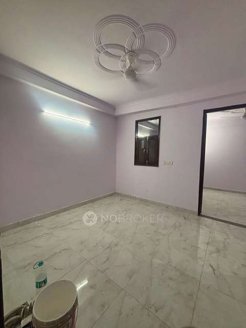Industrial Building in Aya Nagar Extension, Aya Nagar, Delhi for Rent 