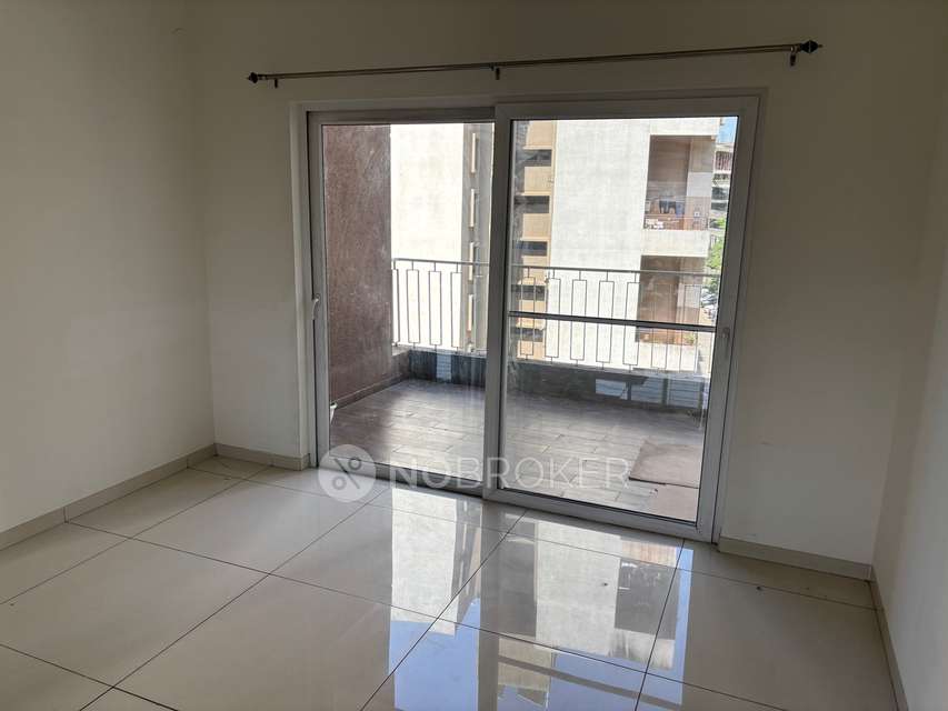 3 BHK Flat In Kalpataru Estate , Phase -3 Bldg 8  for Rent  In 8c Kalpataru Estate Phase 3