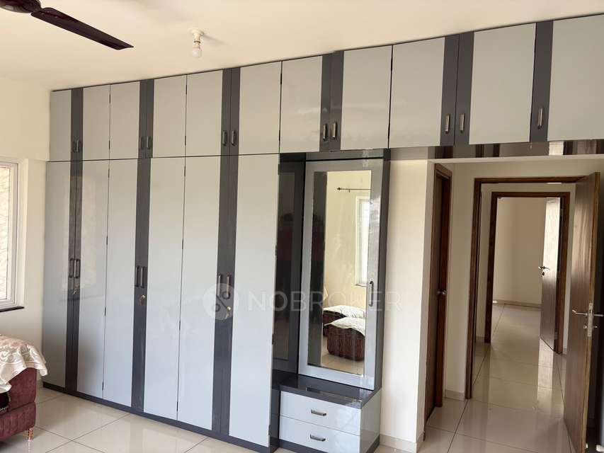 3 BHK Flat In Kalpataru Estate , Phase -3 Bldg 8  for Rent  In 8c Kalpataru Estate Phase 3