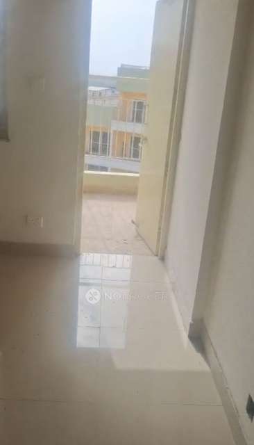 1 BHK Flat In Uer Heights (dda Housing Society) for Rent  In  Lok Nayak Puram