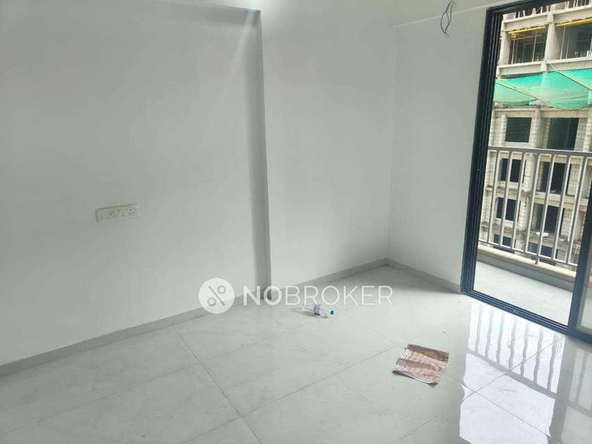 2 BHK Flat In Cristal Garden For Sale  In Alandi