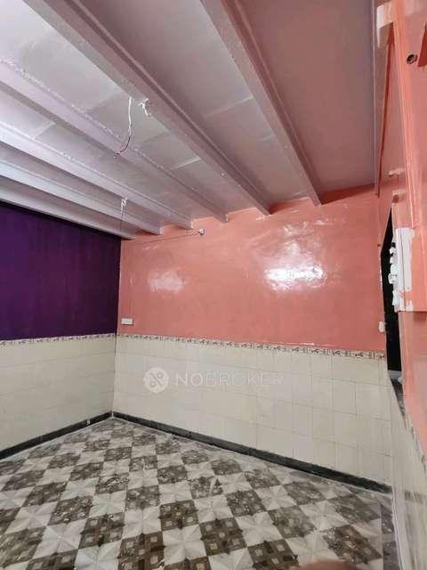 1 BHK Flat For Sale  In Taxi And Rickshaw Stand Qureshi Nagar