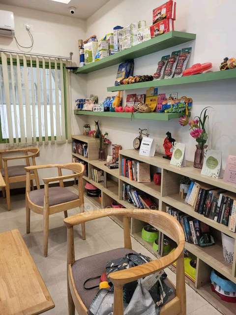 Shop in Tails Of The City, Indiranagar Bangalore: Pet Grooming Salon And Cafe, Bangalore for sale 