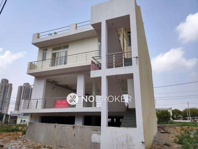 Commercial Property in Zeta I, Greater Noida for Rent 