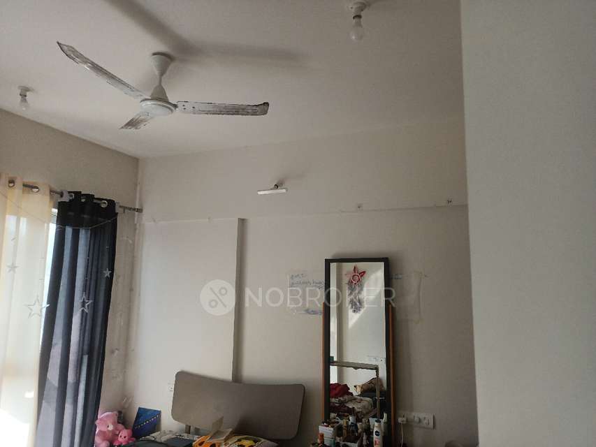 Single Room for Female In 3 BHK  In Godrej Hill Retreat In Mahalunge