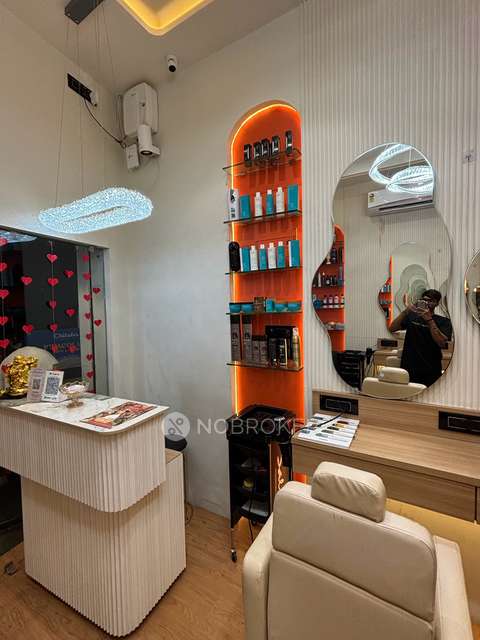 Shop in Tangerine Beauty Salon, Mumbai for sale 