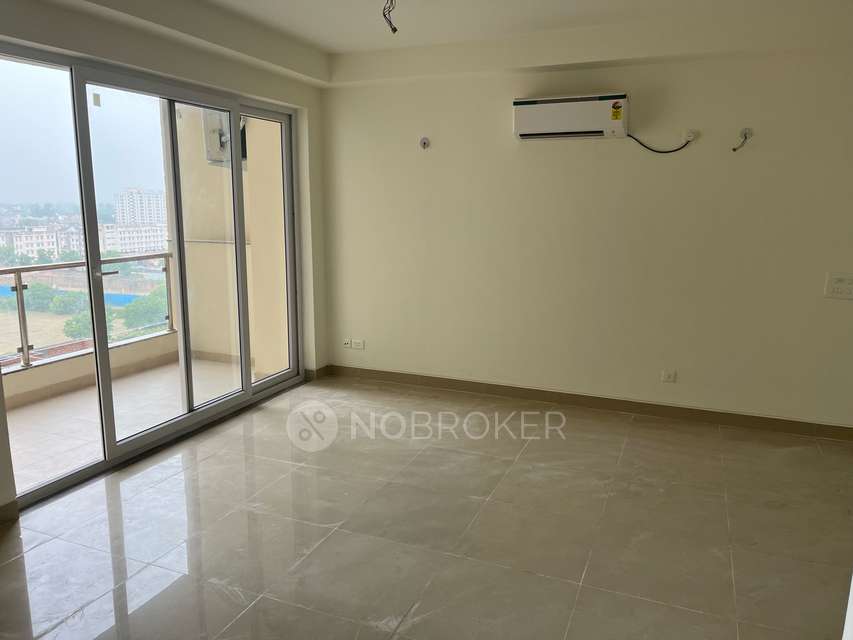 3 BHK Flat In Ramprastha Primera for Rent  In Sector 37d