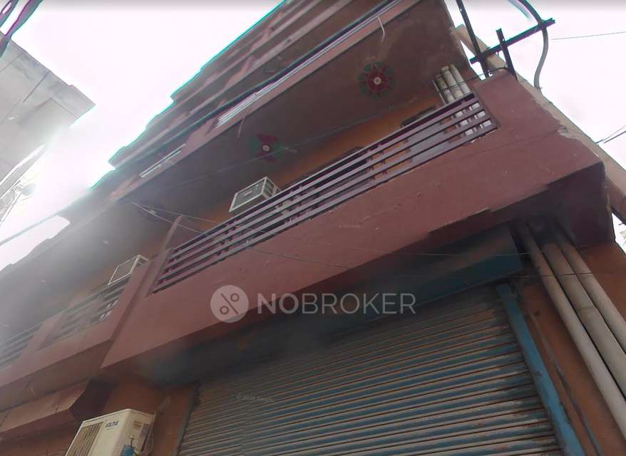 Shared Room for Male In 1 RK  In Teja Apartment And Guest House In Jharsa, Sector 39