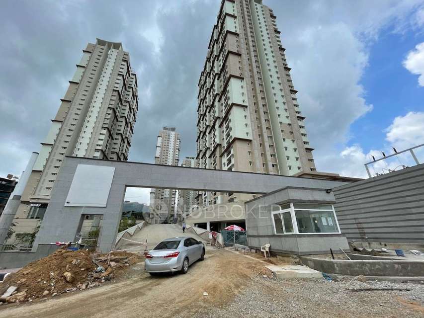 Single Room for Male In 3 BHK  In Prestige High Fields In Gachibowli