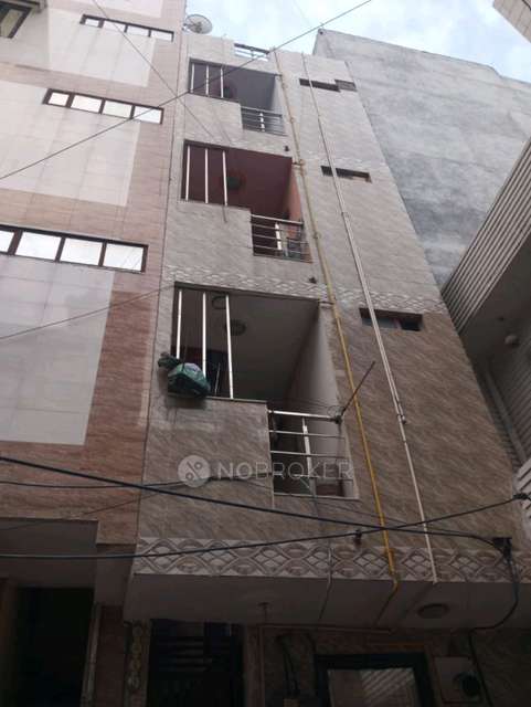 1 RK House for Rent  In Rohini Sector 6