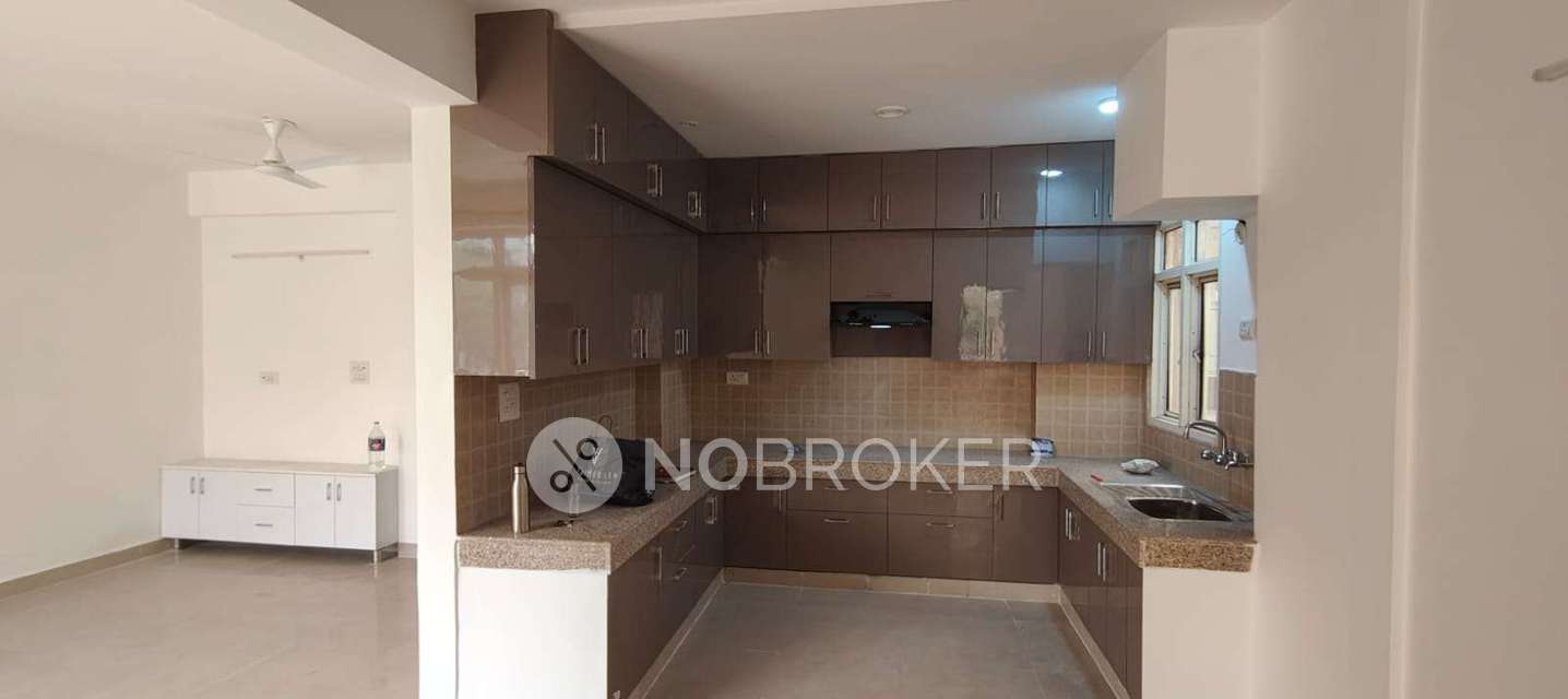 3 BHK Flat In Supertech Czar Suites for Rent  In Omicron I