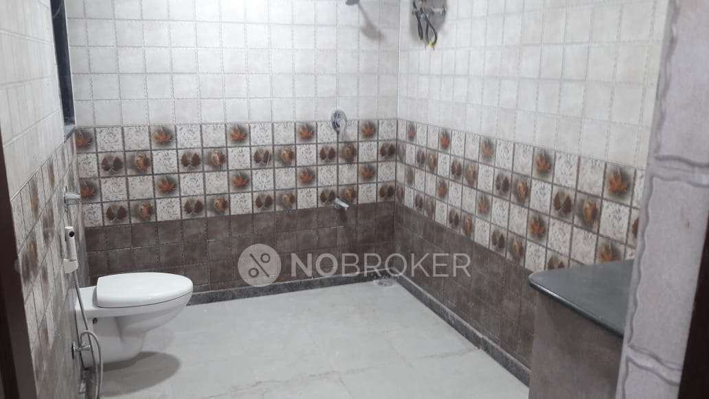 4 BHK Flat In Elegant Luxor For Sale  In Benson Town