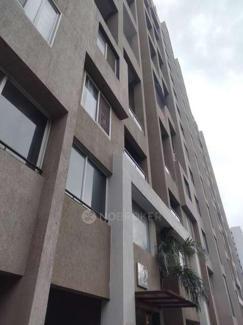 2 BHK Flat In Gkg Kingsway Ews Bulding for Rent  In Ghorpadi