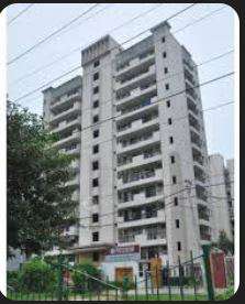 Single Room for Male In 3 BHK  In Friends Apartment  In Sector 52