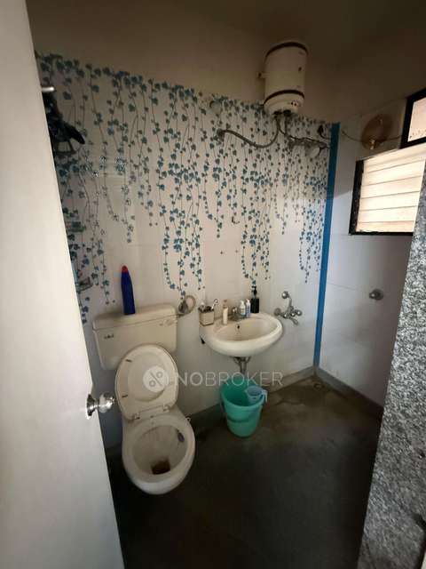 2 BHK Flat In Spring Bloom  for Rent  In Ghorpadi