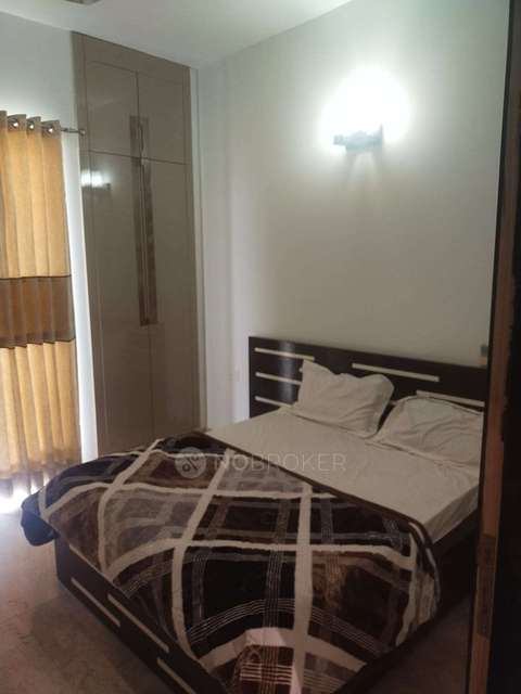 2 BHK Flat In Supertech Supernova for Rent  In Sector 94