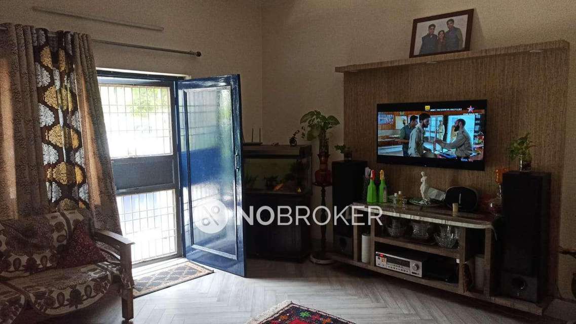2 BHK Flat In Standalone Building  For Sale  In Jangpura A 