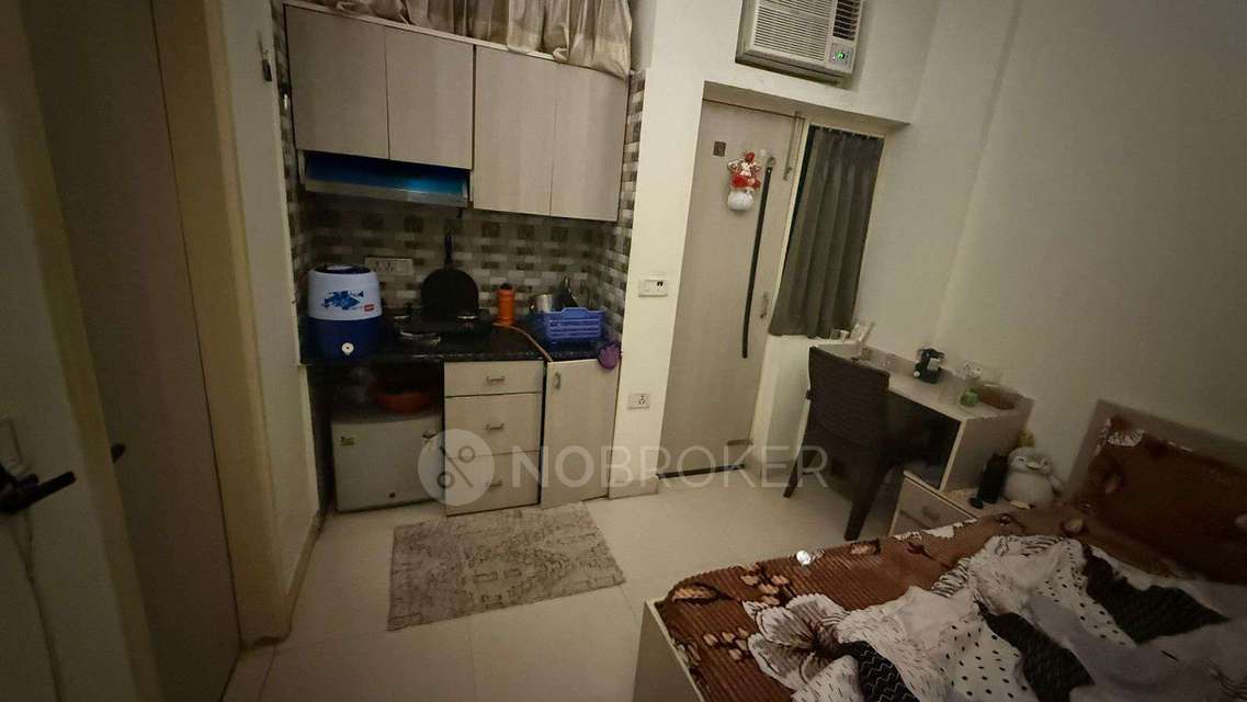 Shared Room for Female In 1 RK  In Bainsla Home In Sector 70