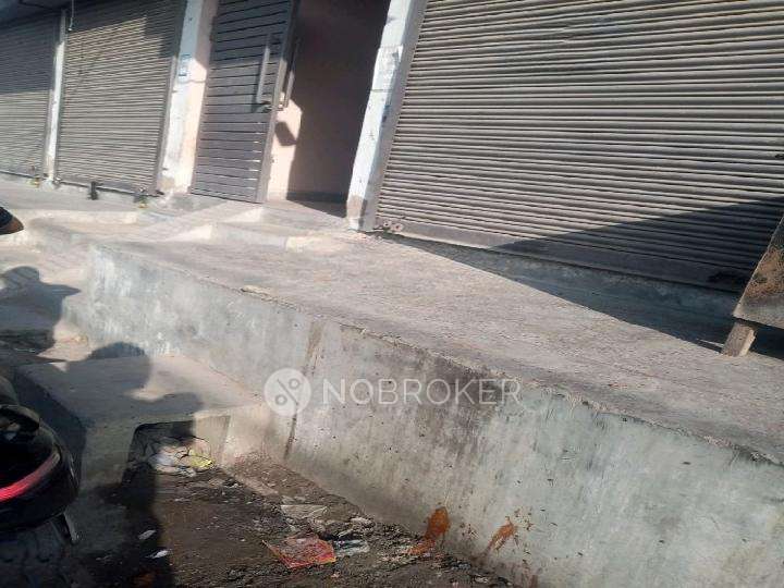 Shop in Sector 49, Noida for Rent 