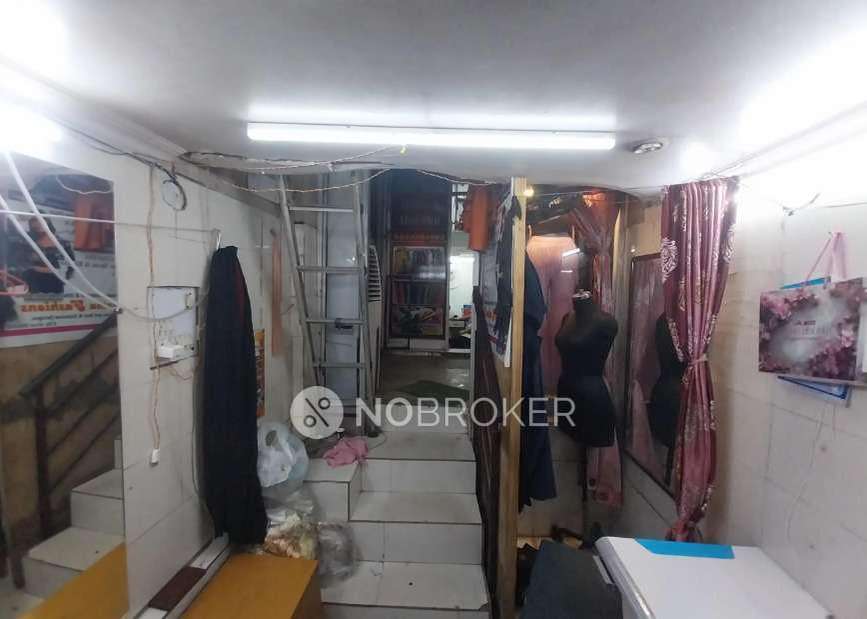 Shop in Model Town Phase 2, Delhi for Rent 