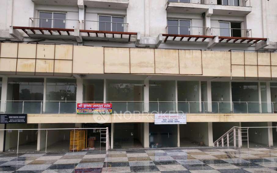 Shop in Sikka Kaamna Greens, Noida for Rent 
