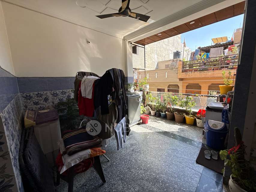 2 BHK House for Rent  In Madanpuri, Sector 7