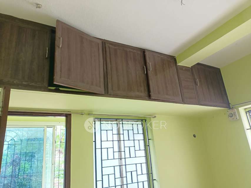 2 BHK Flat In Individual 4 Portions Appartment For Sale  In Ambattur