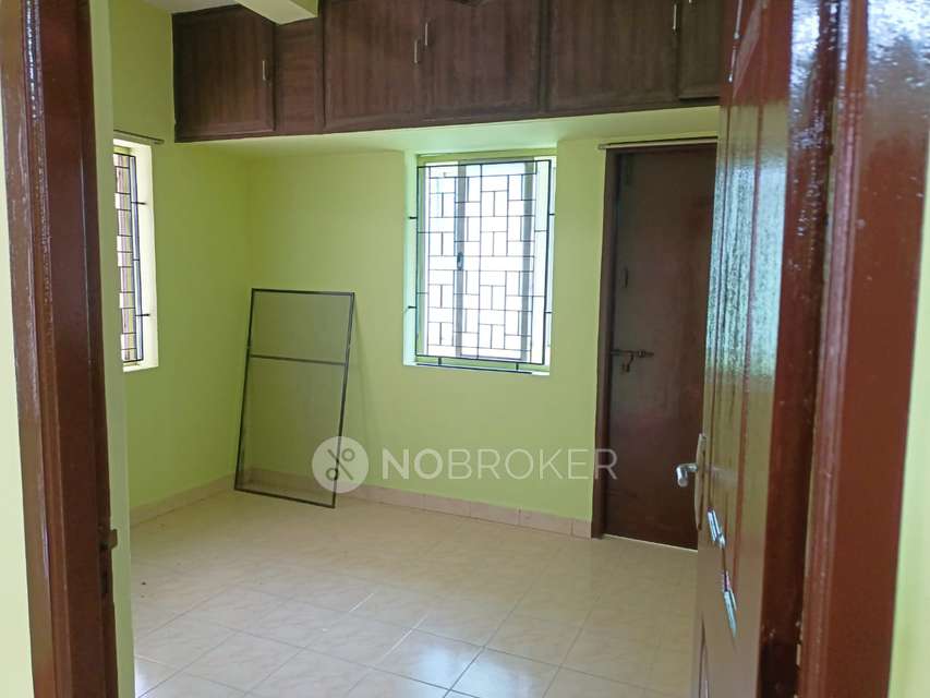 2 BHK Flat In Individual 4 Portions Appartment For Sale  In Ambattur