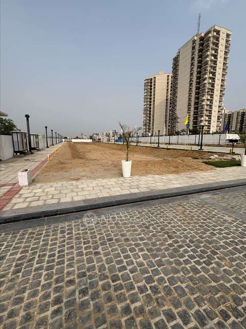 Showroom in Sector 95a, Gurgaon for sale 