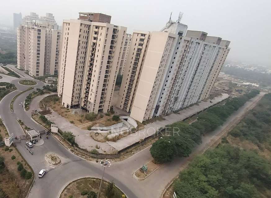 Single Room for Male In 3 BHK  In Jaypee Kosmos, Sector 134 In Sector 134