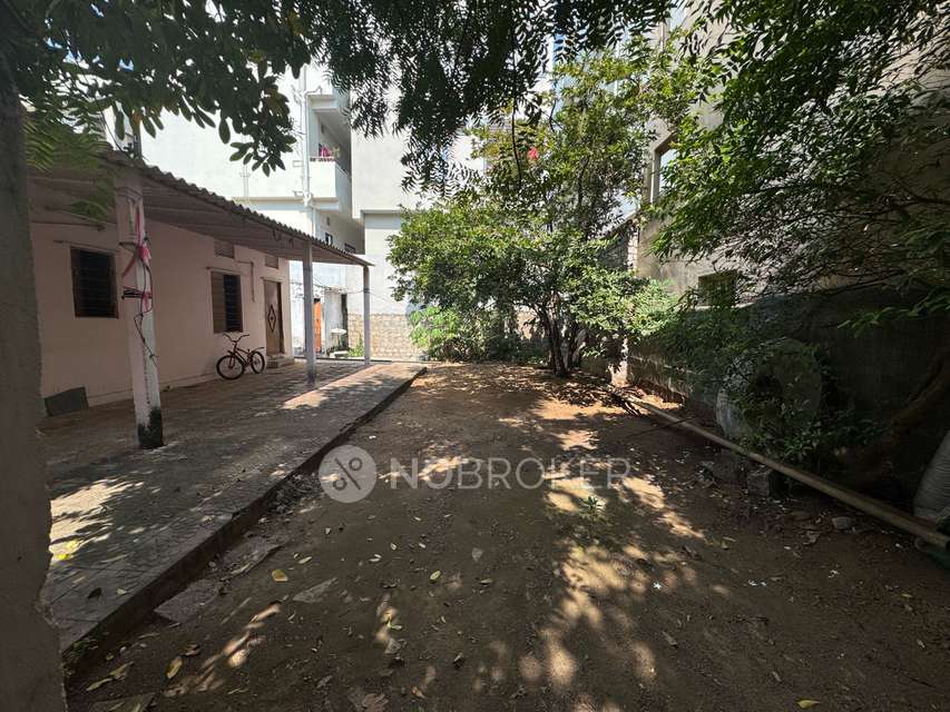 Plot For Sale  In Chanakyapuri
