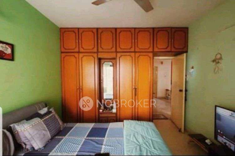 Single Room for Female In 3 BHK  In  Golf Manor Apartments In Murugeshpalya, 