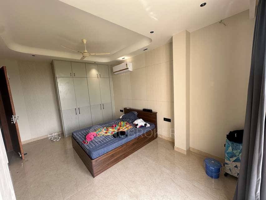 Single Room for Male In 3 BHK  In Anant Raj Estates In Sector-63a