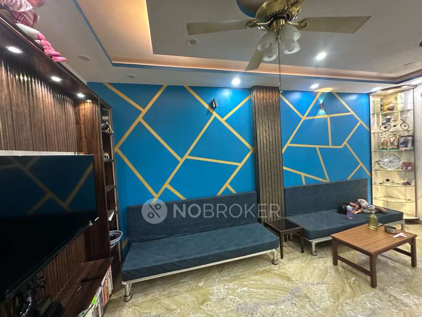 2 BHK Flat for Rent  In Janakpuri