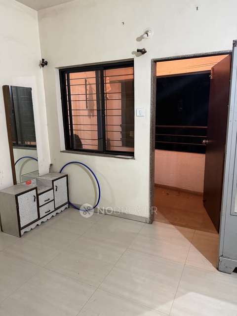 2 BHK Flat In Dhaval Windscapes, Hadapsar for Rent  In Hadapsar