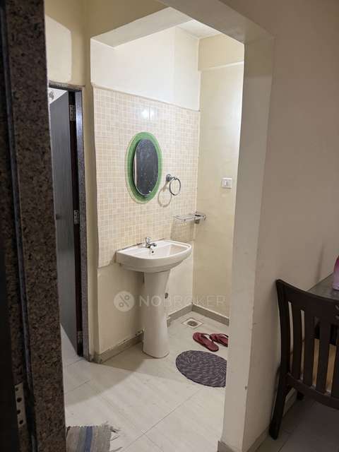 2 BHK Flat In Dhaval Windscapes, Hadapsar for Rent  In Hadapsar