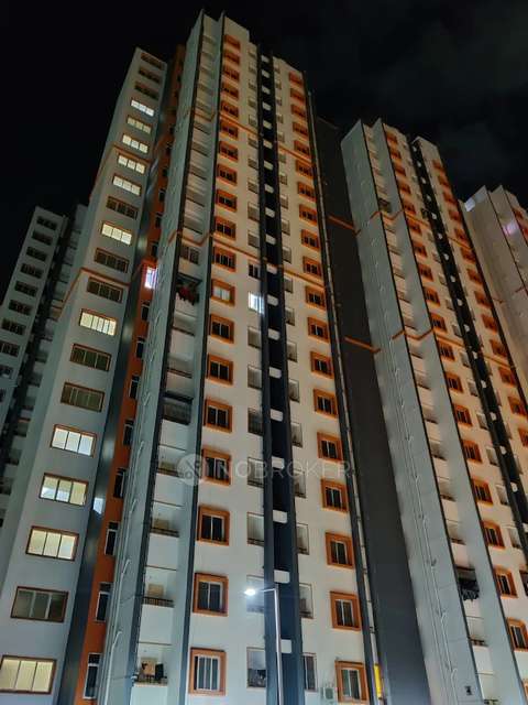 Shared Room for Female In 2 BHK  In Tnhb Flats In Ambattur