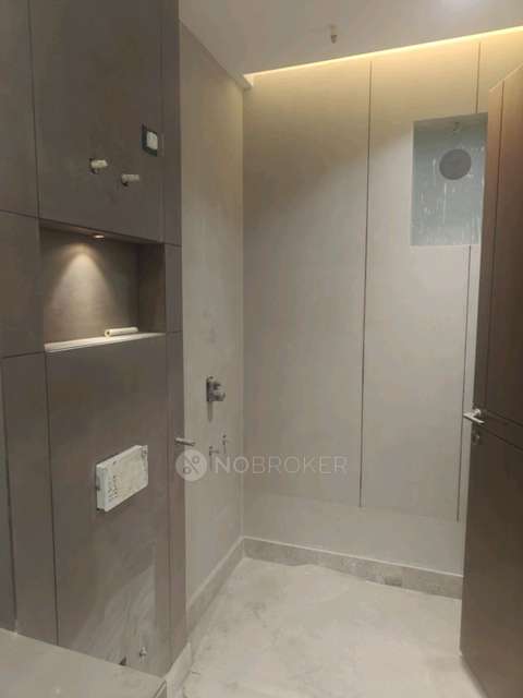 4 BHK Flat In Meera Bagh For Sale  In Meera Bagh, Paschim Vihar