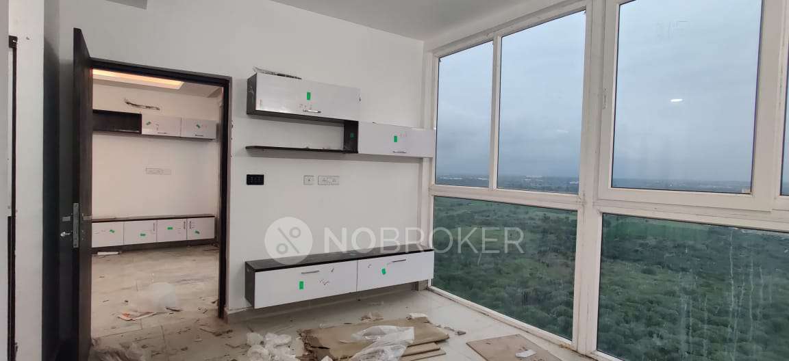 Single Room for Male In 3 BHK  In Aliens Space Station In Tellapur