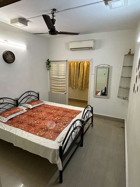 Shared Room for Female In 1 RK  In Ashirwadh Apartments In T. Nagar