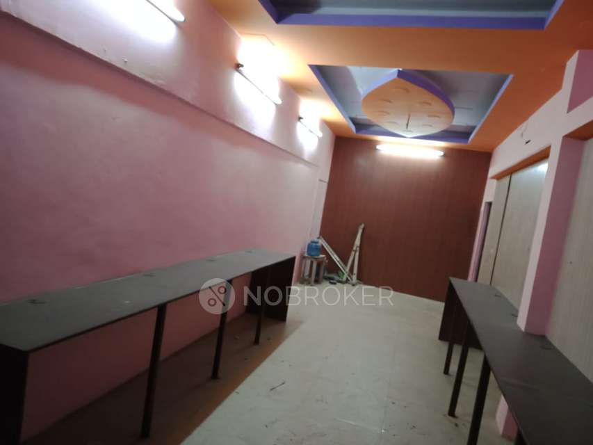 Showroom in Laxmi Nagar, Delhi for Rent 