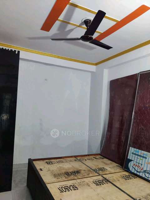 2 BHK Flat In Aps Hanumant Defense Residency for Rent  In Sector 62 Noida