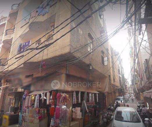 4+ BHK Flat In Anil Goel Building For Sale  In Shastri Nagar