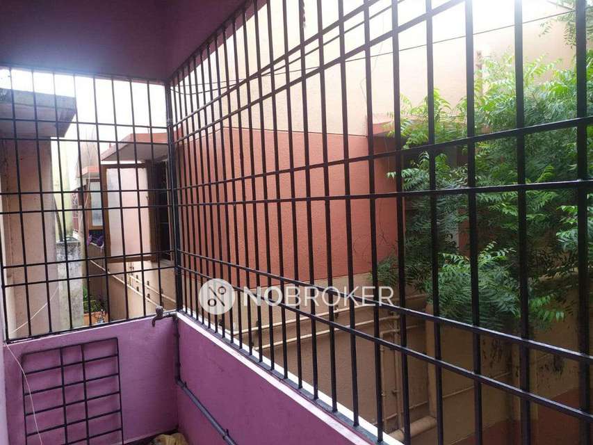 Shared Room for Male In 1 BHK  In Rk Flats In Kk Nagar