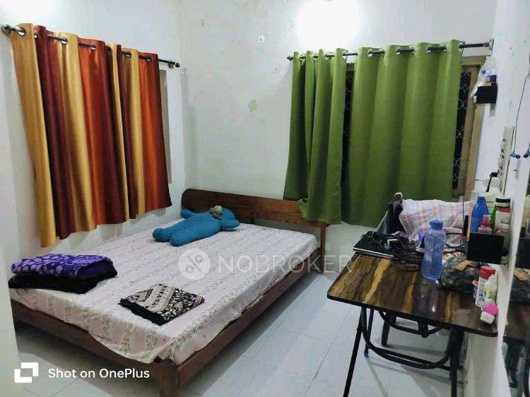 Single Room for Female In 2 BHK  In Koramangala,